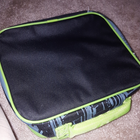 Lunchbox - Picture 3 of 3